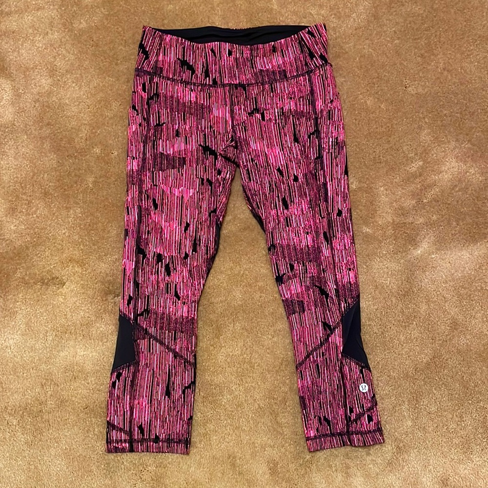 Lululemon 3/4 leggings size 4 yoga pants